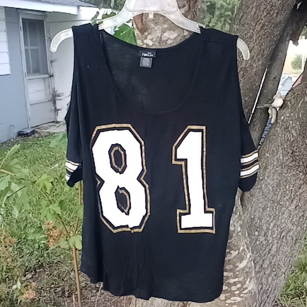 Rue 21 cold shoulder tee sz LG